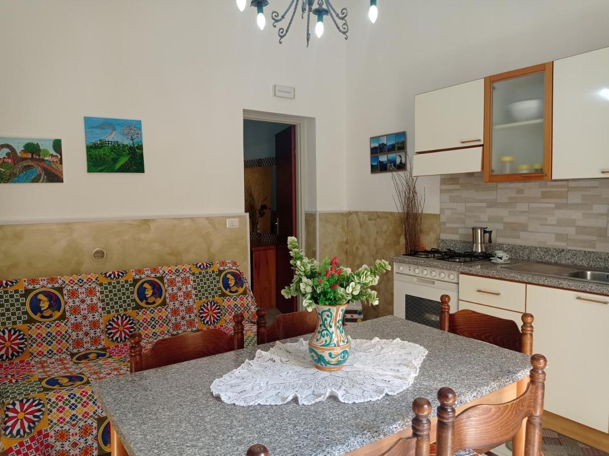 Mary Home - Casa Vacanza Taormina Exteriör bild